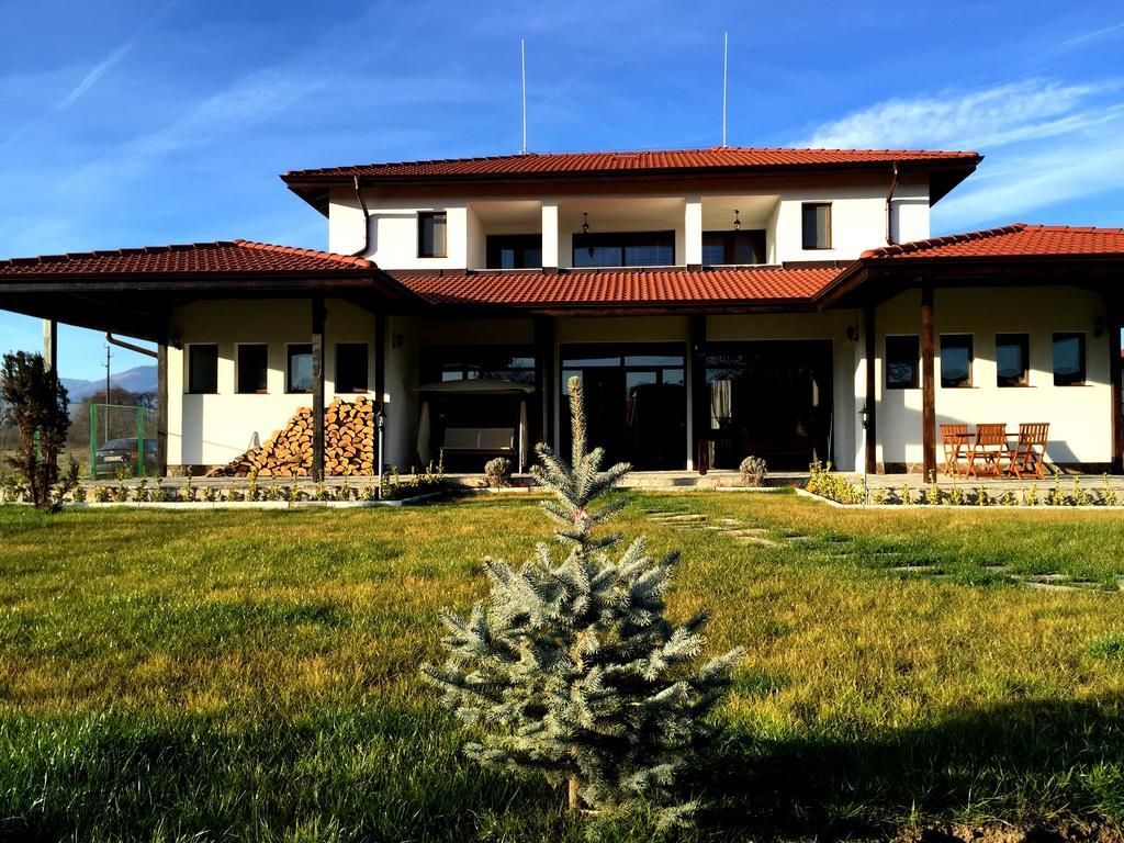 Guest House Hasiendata Pavel Banja Exteriör bild